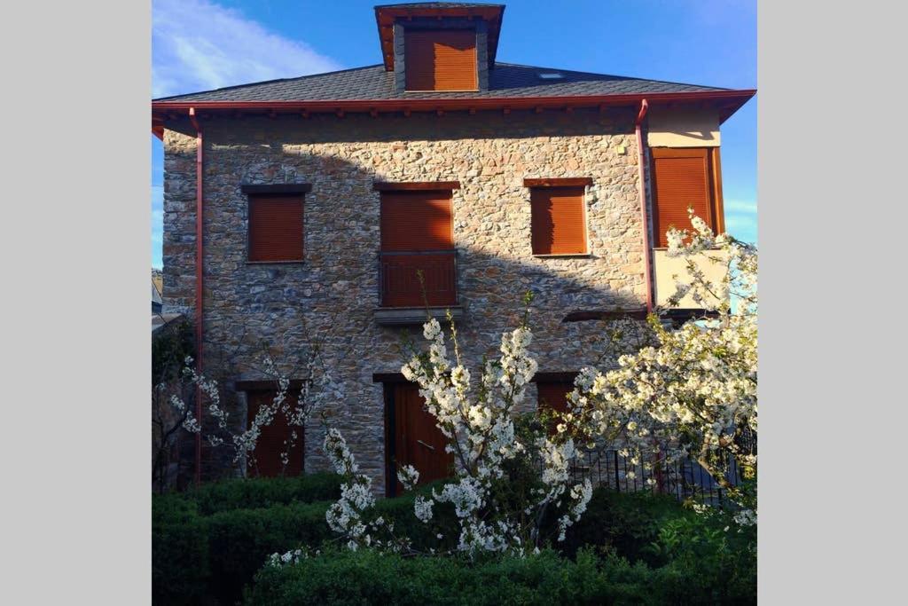 La Casa Del Poeta Villa Corullón Eksteriør bilde